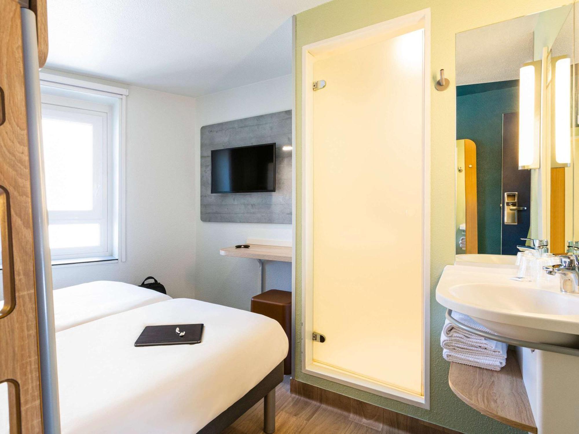 Ibis Budget Bordeaux Centre - Gare Saint Jean Exterior photo